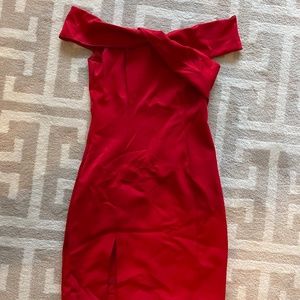 🎉✨HOST PICK⭐️🎉 Guess Off The Shoulder Sleeve RED Dress